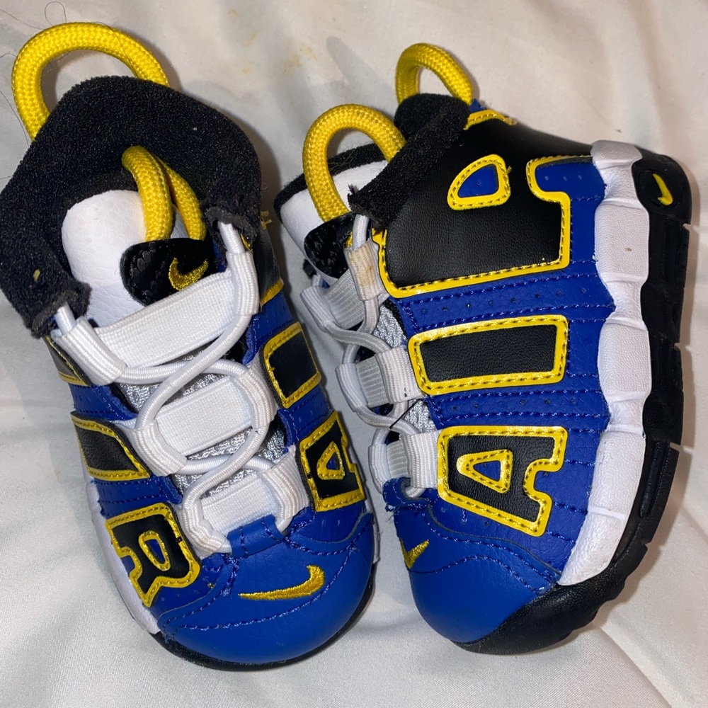These are Nike air uptempo sneakers